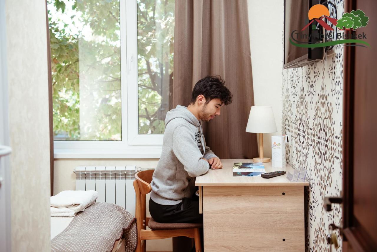 Гостевой дом Tiny Hotel Бишкек Экстерьер фото